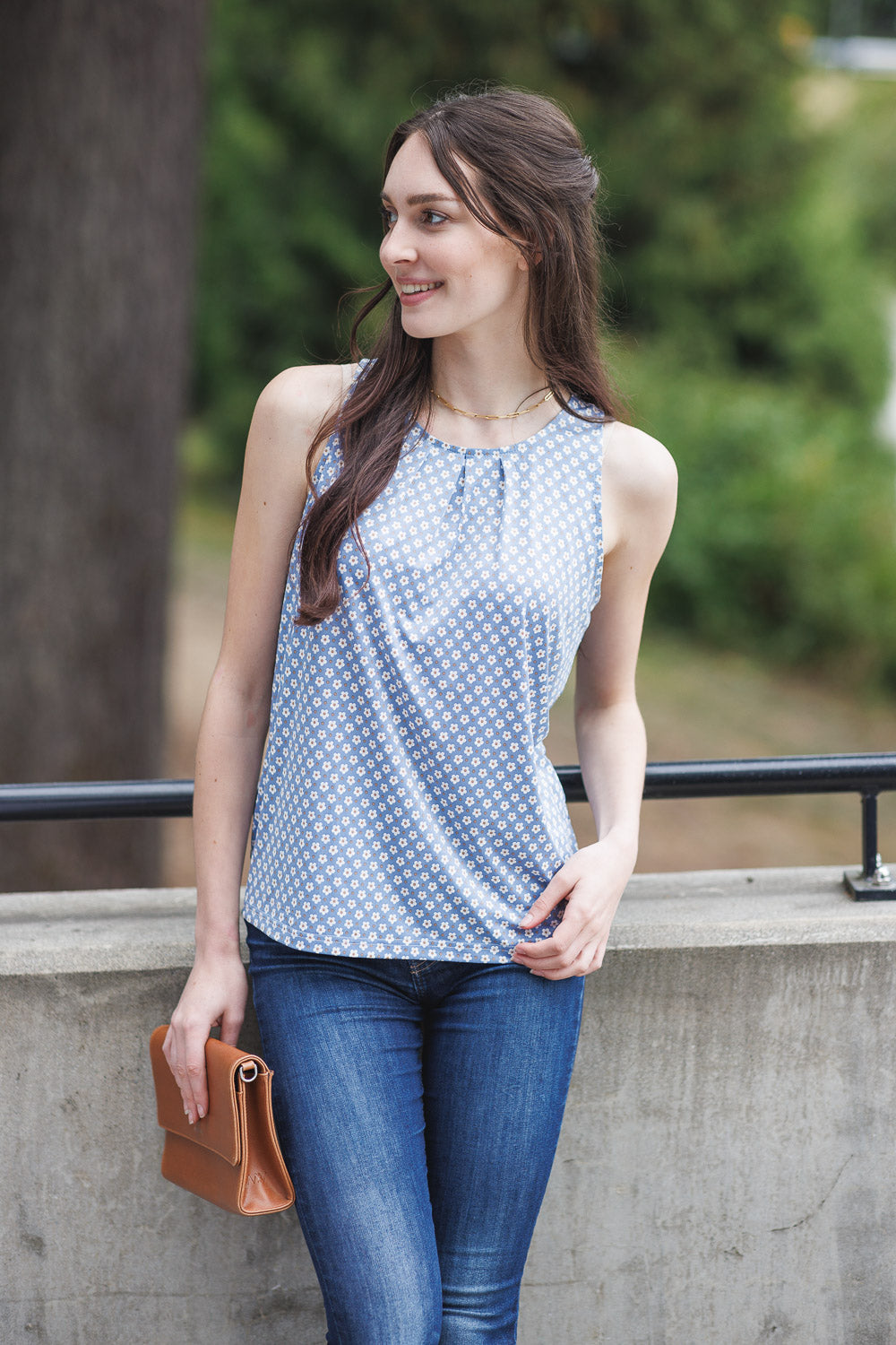 PT16074 BLUE Daisy Printed Pleated Sleeveless Top