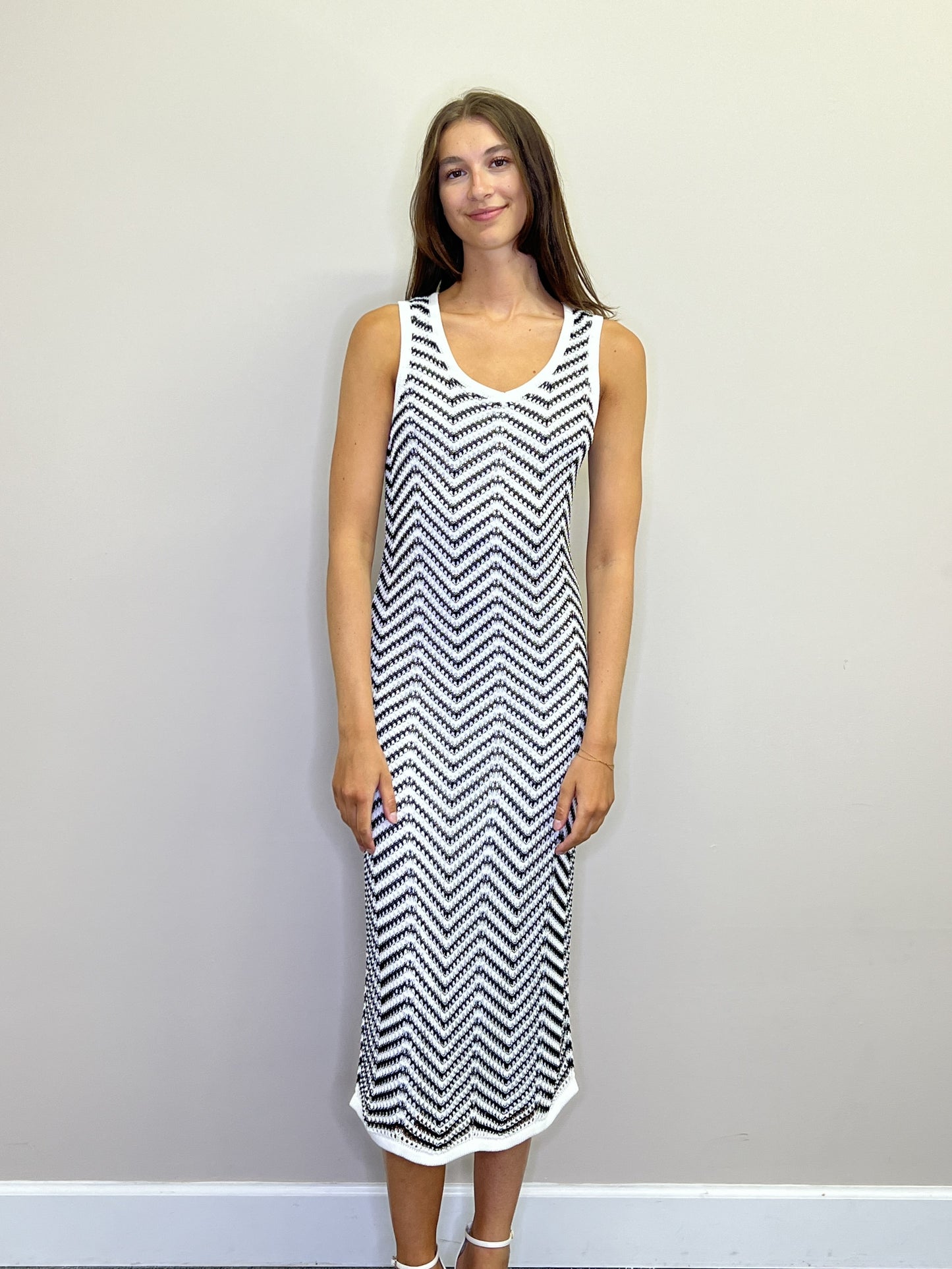 PD18582 WHTBL Chevron Knit Midi Dress with Stretch Lining