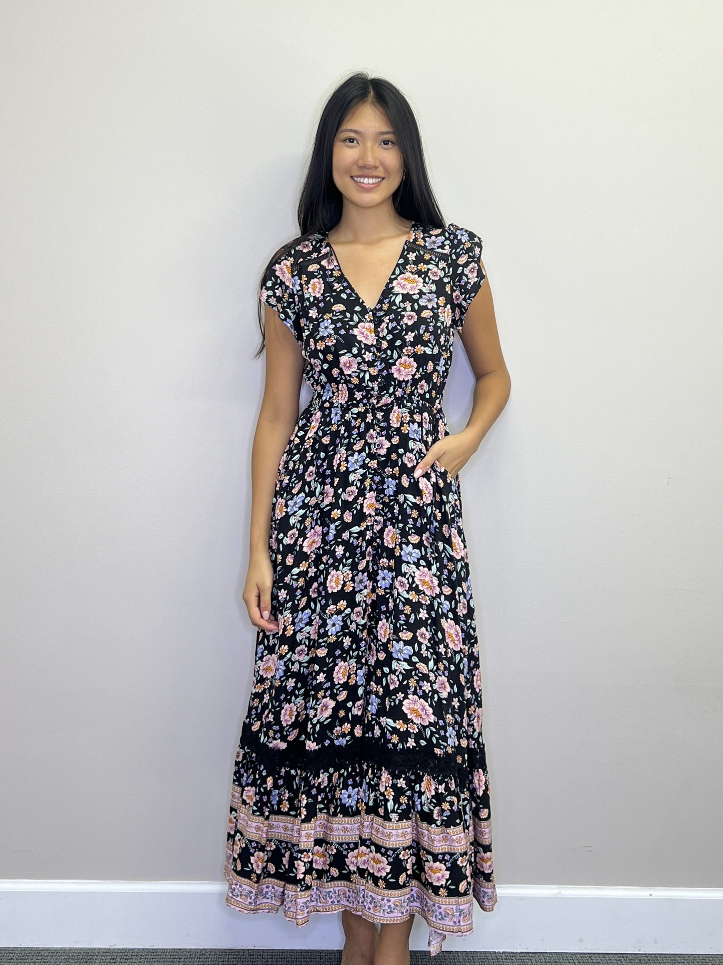 PD18614 BLACK Floral  Border Print S/S Maxi w Lace Inset