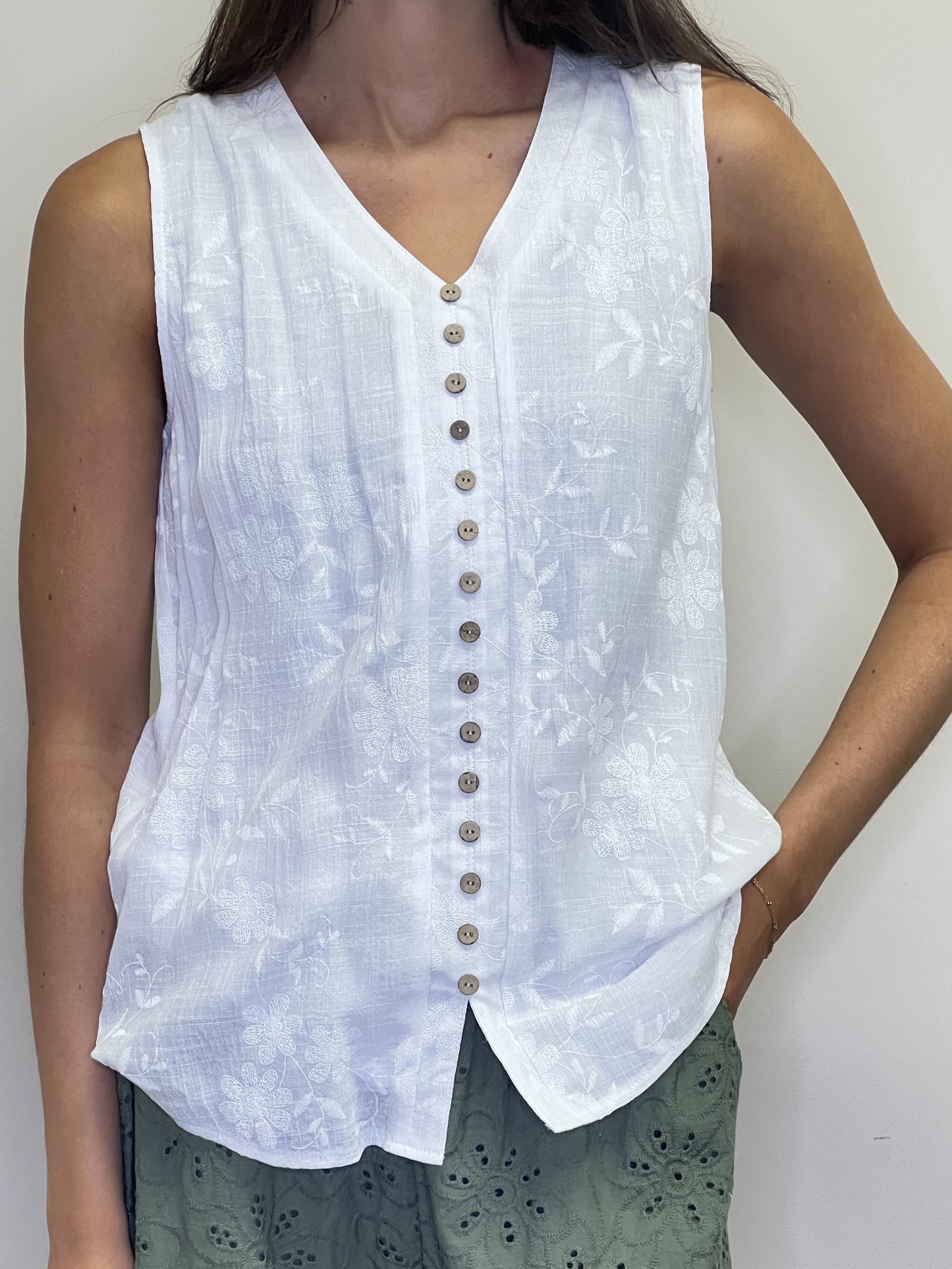 PT18074 WHITE Embossed Crinkle Sleeveless Blouse w Button Detail