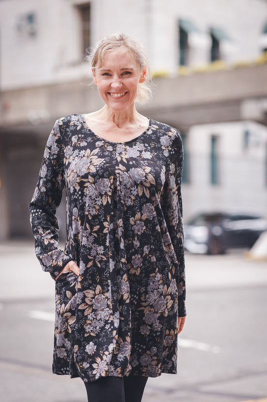 SD17415 BLACK Floral A-Line Sweater Dress with Pockets