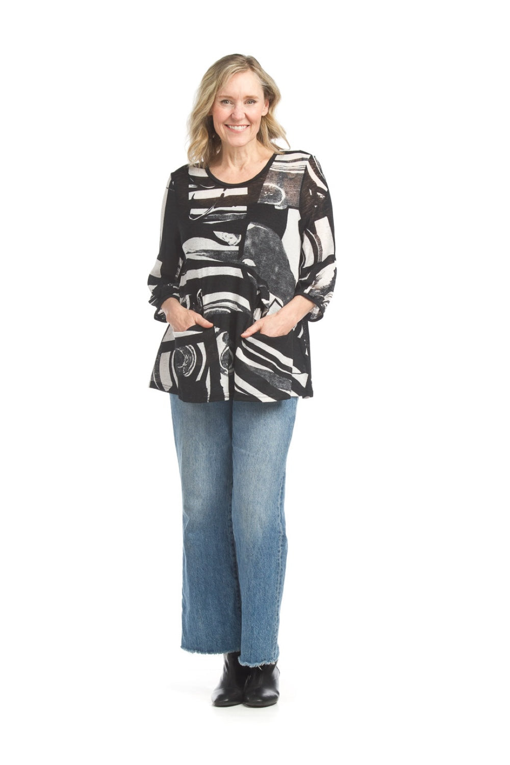 ST17290 CRMBL Abstract Print Textured A-Line Tunic with Pockets